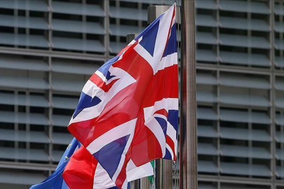 Birleşik Krallık'ta hizmet sektörü daraldı