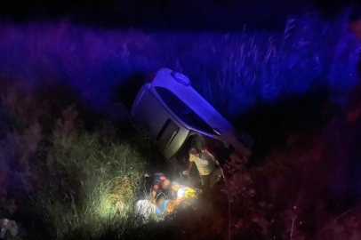 Bursa'da tarlaya uçan otomobilde can pazarı: 1 ölü 2 yaralı