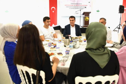 Başkan Dündar, üniversiteyi kazanan öğrencilerle buluştu