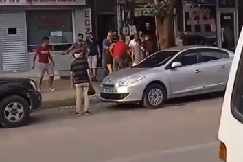 Bursa'da boks maçını aratmayan kavga...