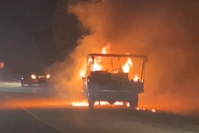 Bursa'da kamyonet alev alev yandı