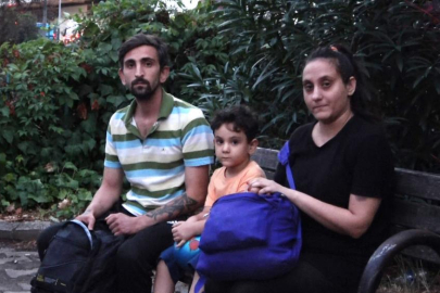 Bursa'da sokağa atılan aile hastane bahçesinde yaşıyor!