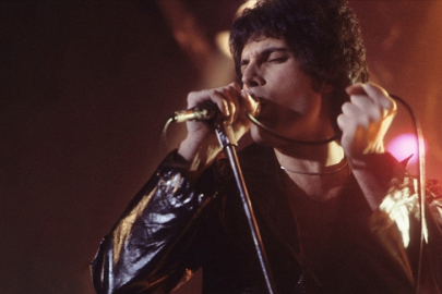 Freddie Mercury'nin piyanosu dudak uçuklatan fiyata satıldı