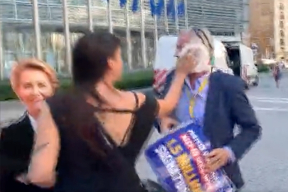 Ryanair CEO'suna "pastalı" saldırı