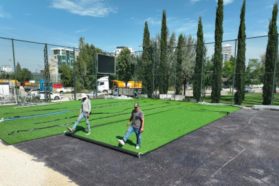 Bursa'da futbol sahaları yenileniyor