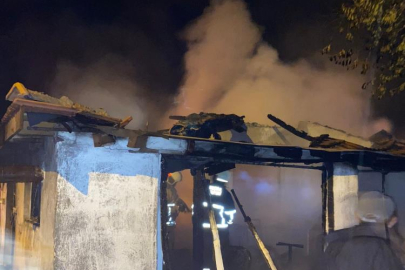 Bursa'da yıldırım bir evi küle çevirdi