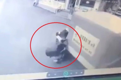 Bursa'daki feci kazada motosikletli ve arkadaşı böyle savruldu