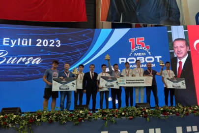 Bursa'da öğrenciler robotlarıyla büyüledi