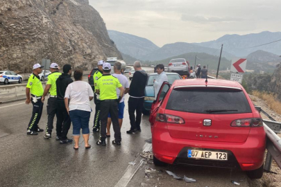 5 araçlı zincirleme kaza: Uzun araç kuyruğu oluştu