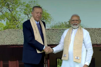 Cumhurbaşkanı Erdoğan, Gandhi'nin anıt mezarını ziyaret etti