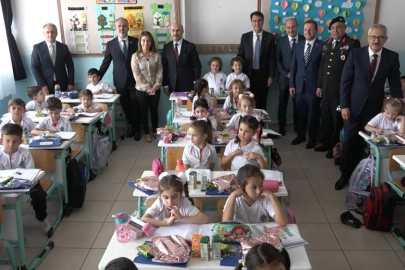 Bursa’da 620 bin öğrenci için ilk ders zili çaldı