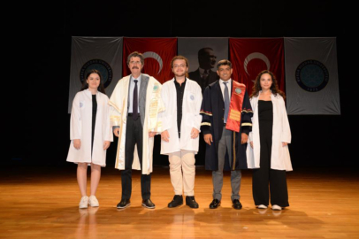 Bursa'da diş hekimi adaylarına beyaz önlük