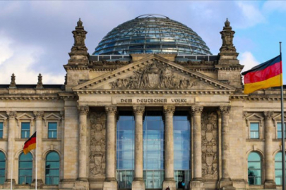 Almanya‘da 10 bin kişilik iklim protestosu