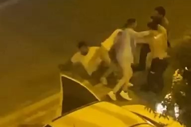 Bursa'da sokak ortasında tekme tokat kavga