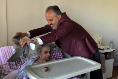 Başkan Aktaş’tan Sayide teyzeye sürpriz ziyaret