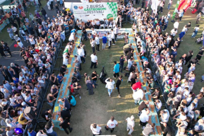 Bursa'da börek yeme yarışı nefes kesti
