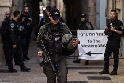 Fanatik Yahudi yerleşimcilerden Mescid-i Aksa'ya baskın