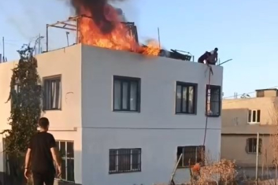 Bursa'da çatı yangını korku dolu anlar yaşattı