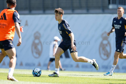 Arda Güler takımla antrenmana başlıyor