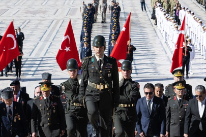 Türkiye Muharip Gaziler Derneği'nden Anıtkabir'e ziyaret