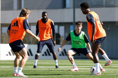 Arda Güler 2 ay sonra takımla birlikte antrenmana çıktı