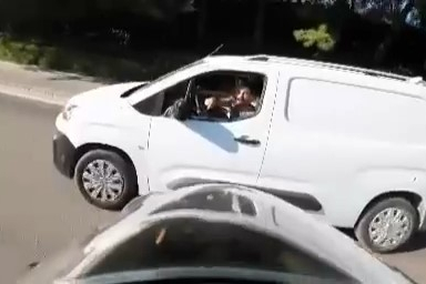 Bursa'da dikkatsiz sürücü kazaya böyle davetiye çıkardı