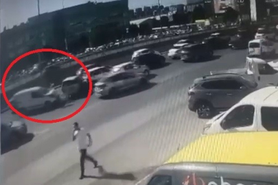 Bursa'da 4 araç birbirine girdi