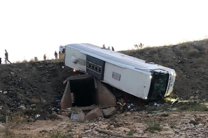 Şarampole devrilen otobüste can pazarı: 3 ölü, 22 yaralı