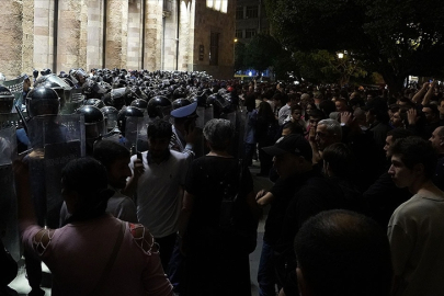 Ermenistan'da darbe ve suikast iddiası: 8 gözaltı