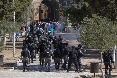 Fanatik Yahudilerin Mescid-i Aksa baskınları sürüyor