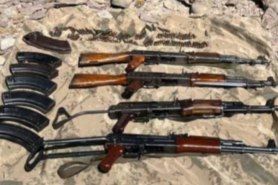 Teröristlere ait çok sayıda silah ve mühimmat ele geçirildi