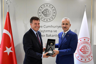 Bakan Uraloğlu KKTC'li mevkidaşı Arıklı ile görüştü