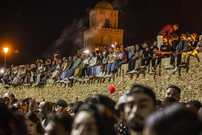Tunus’ta Mevlit Kandili kutlamalarına binlerce kişi katıldı