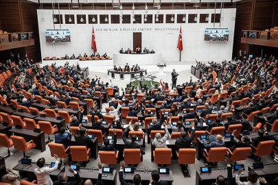 AK Parti, Meclis'te "anayasa" trafiğini başlatıyor