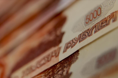 Dolar/ruble paritesi ilk defa 102 seviyesini aştı