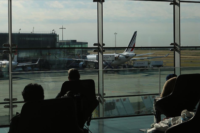 Fransa'da işçilerin grevi nedeniyle uçuşlar iptal edildi