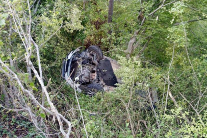 Kontrolden çıkan otomobil uçuruma yuvarlandı