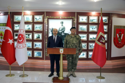 Vali Demirtaş'tan askeri haraya ziyaret