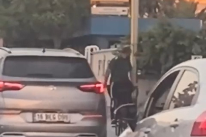 Bursa'da gören şaşkına döndü...Trafikte tehlikeli hareketler