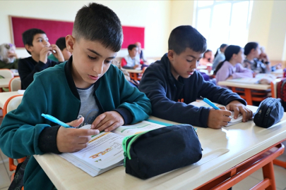 MEB, sınıf geçmede Türkçe baraj puanının 70'e çıkarılmasının gerekçelerini açıkladı