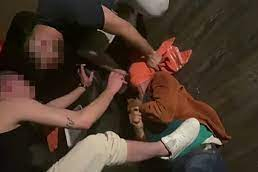 Bursa'da müzik eşliğinde bayıltana kadar dövmüşlerdi, mahkeme karar verdi