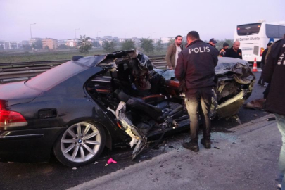 TEM’de feci kaza: Kağıt gibi ezildi: 1 ölü, 2 yaralı