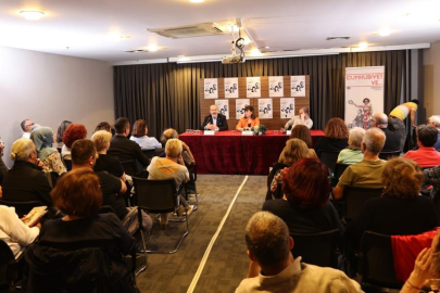 Kütüphane Günleri’nde "Cumhuriyet ve Yeni Medya" konuşuldu