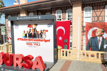 Bursa kırmızı-beyaza büründü