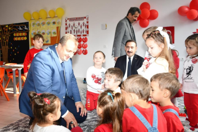 Başkan Usta’dan 100.yılda bütün öğrencilere anlamlı hediye