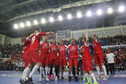 Milliler, İtalya’yı 37-28 mağlup etti