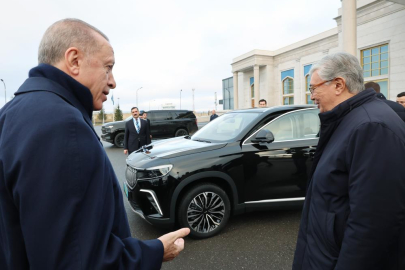 Cumhurbaşkanı Erdoğan, Tokayev'e TOGG hediye etti