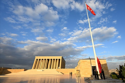 Anıtkabir'e özel, bayrak değişim töreni