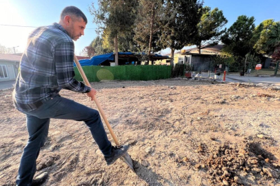 Deprem şehitleri anısına onlarca fidan dikti