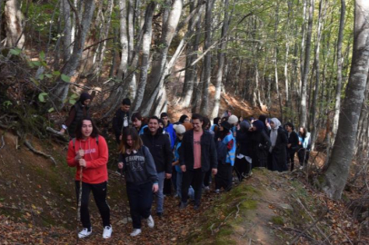 Yıldırımlı gençler doğa için yürüdü